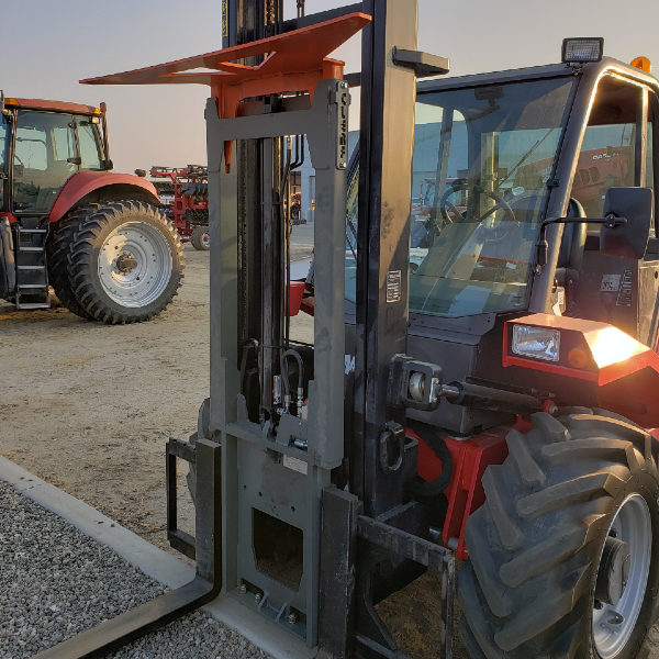 Clerf Bin Clamp on Manitou Rough Terrain Truck
