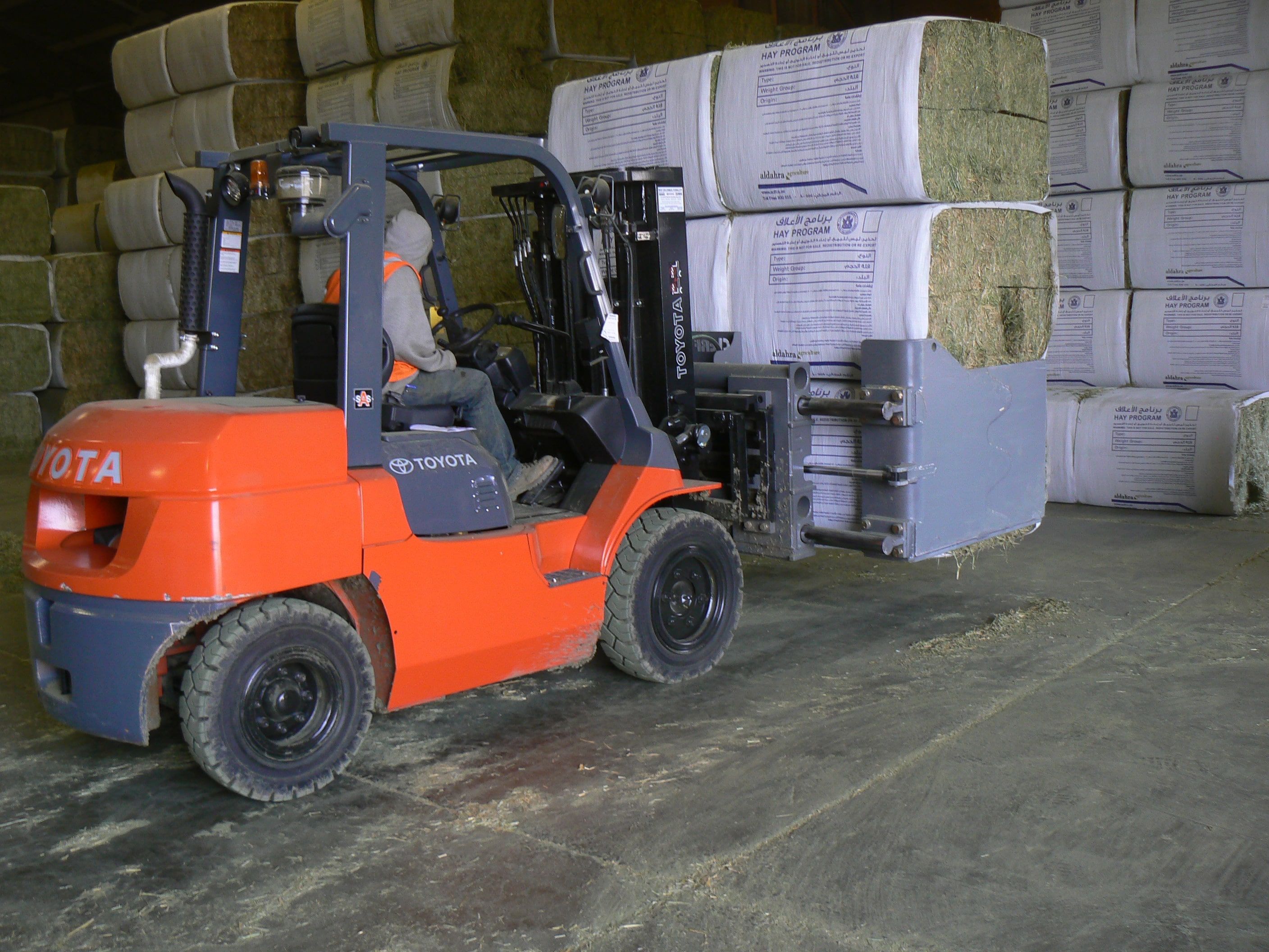 Clerf C950 Bale Clamp on Toyota