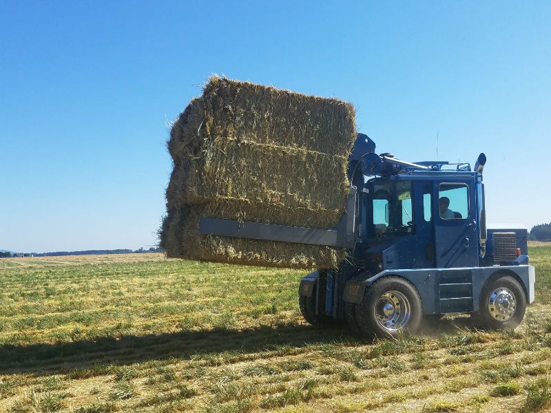 Clerf Standard Hay Clamp on Roadrunner Hay Squeeze