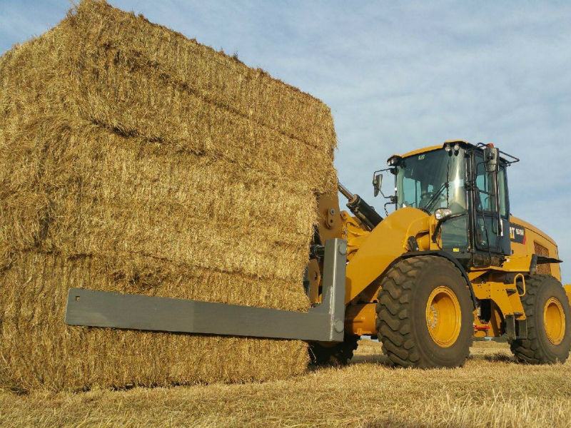 Clerf Standard Hay Clamp on Wheel Loader with Big Hay bales